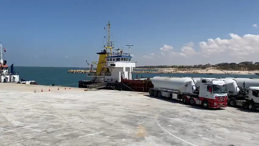 Loading bulk cement
