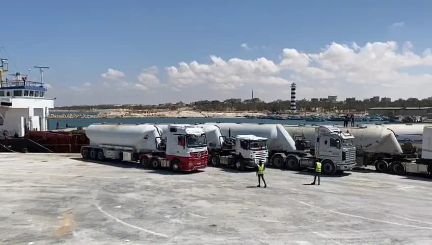 Loading bulk cement