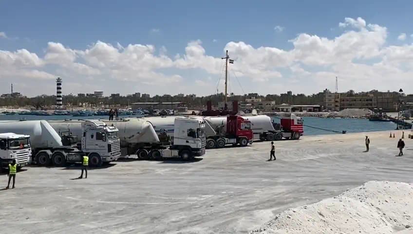 Loading bulk cement