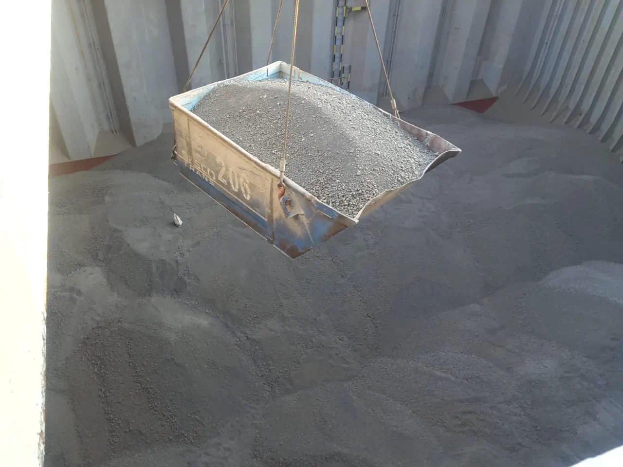 Loading clinker bulk
